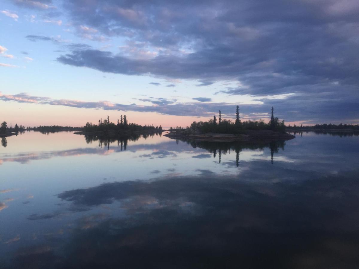 Great Slave Lakeside Bed & Breakfast Йелоунайф Екстериор снимка